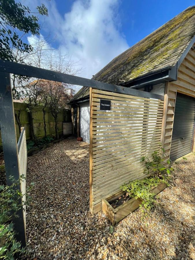 The Annexe - Woodland Views And Close To Beach! Apartment Barton on Sea Exterior photo