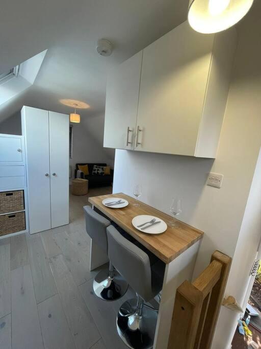 The Annexe - Woodland Views And Close To Beach! Apartment Barton on Sea Exterior photo