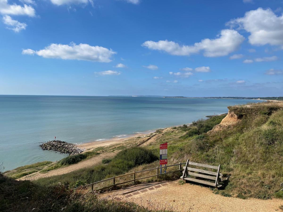 The Annexe - Woodland Views And Close To Beach! Apartment Barton on Sea Exterior photo